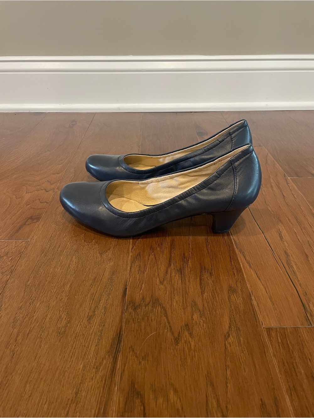 Naturalizer Stargaze Navy Heels - Picture 6 of 8